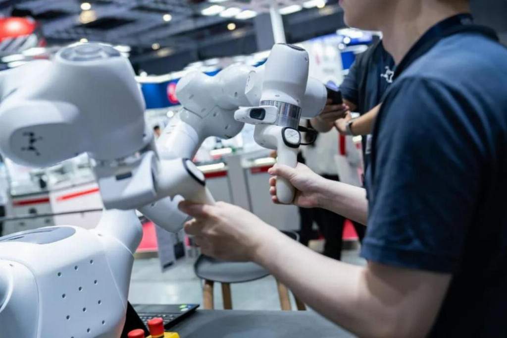 智能机器人创新方案亮相，探索工业自动化与科研应用新路径(图9)