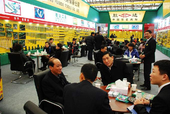 中国商业联合会领导视察第二十一届中国国际五金博览会(图4)