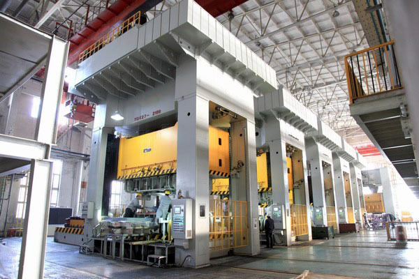 液压机结构特点解析：高性能设计的核心优势(图1)