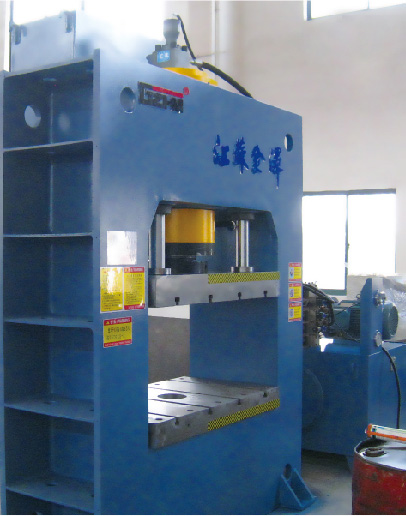 龙门框架式液压机性能特点与造船成型应用详解(图1)