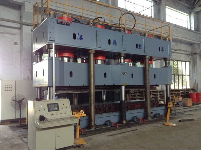 2000吨多柱汽车横梁油压机(图1)