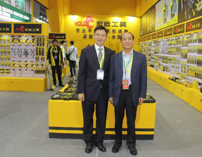 五金协会高层参观展会 推动行业交流与合作(图5)